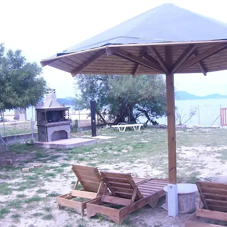 Vasiliki'S Sea House - Beachfront Bliss In Corfu *