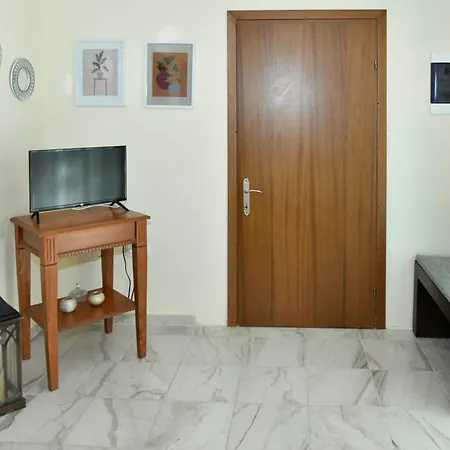 Beachfront Bliss In Corfu - Vasiliki'S Sea House Tatil Evi