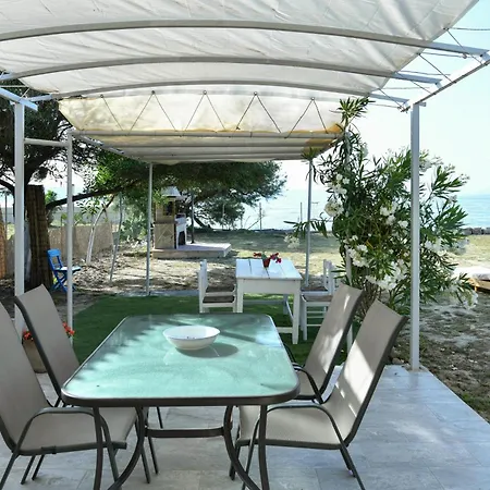 Vasiliki'S Sea House - Beachfront Bliss In Corfu