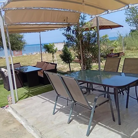 Vasiliki'S Sea House - Beachfront Bliss In Corfu